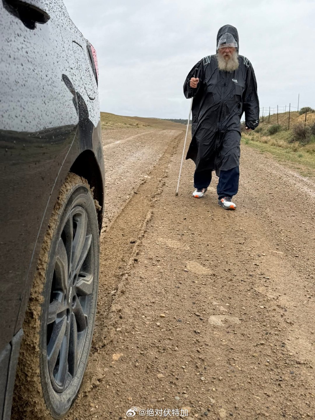 Barkley Marathons 巴克利马拉松创始人 Laz 在进行他步行横穿
