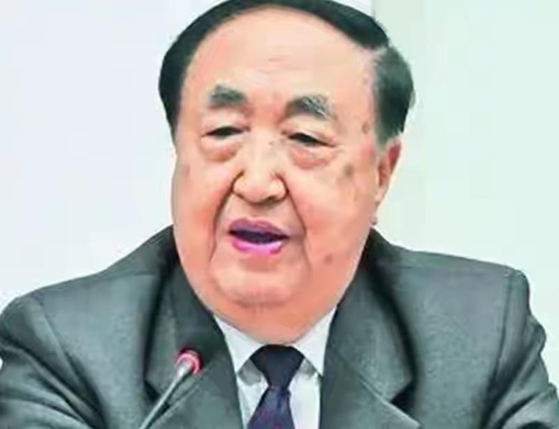 他54岁担任，辽宁省委书记，曾经查办东北乔四，57岁担任，黑龙江省委书记，这个人