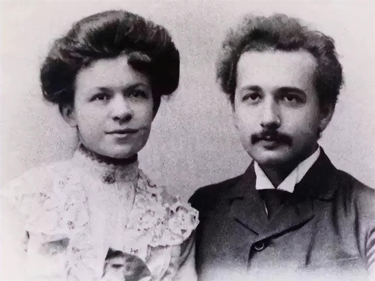 [微风]1911年，爱因斯坦爱上了表姐，疯狂的他连孩子都不要了，还用诺贝尔奖金做