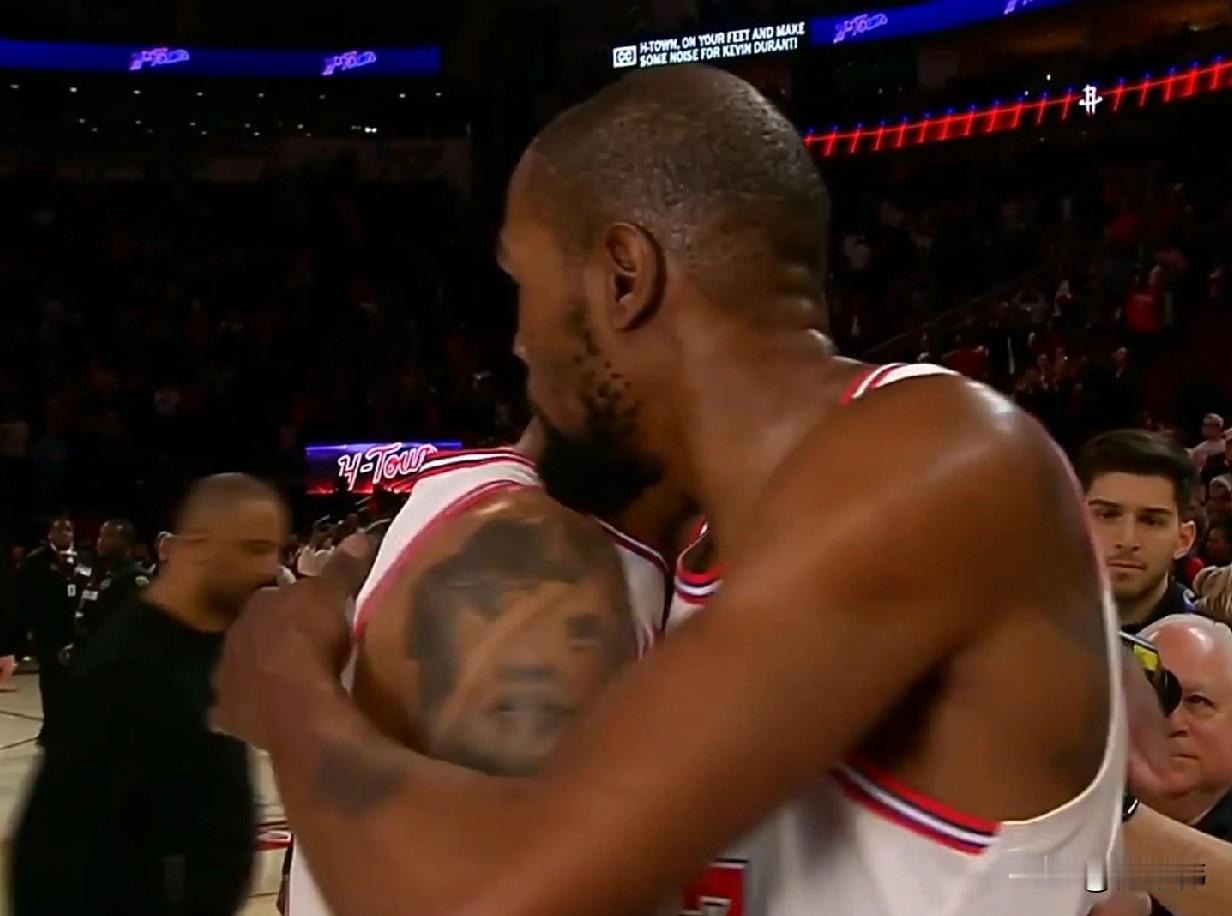 无私老大哥！史密斯感谢杜兰特：

“我很感谢KD。”

“在我迷茫的时候。”
