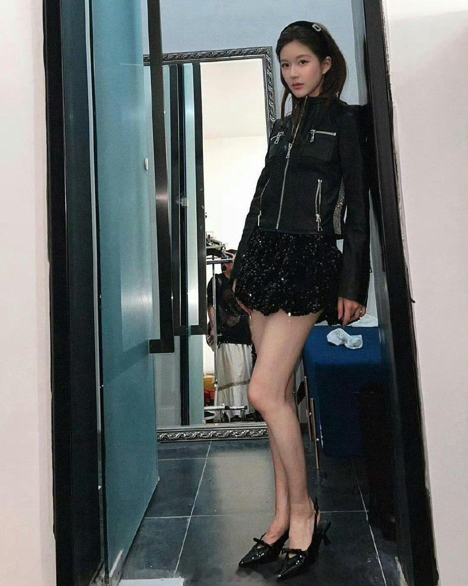 赵露思在ins上的营业 这就是她外网比较🔥的原因吗？ ​​​