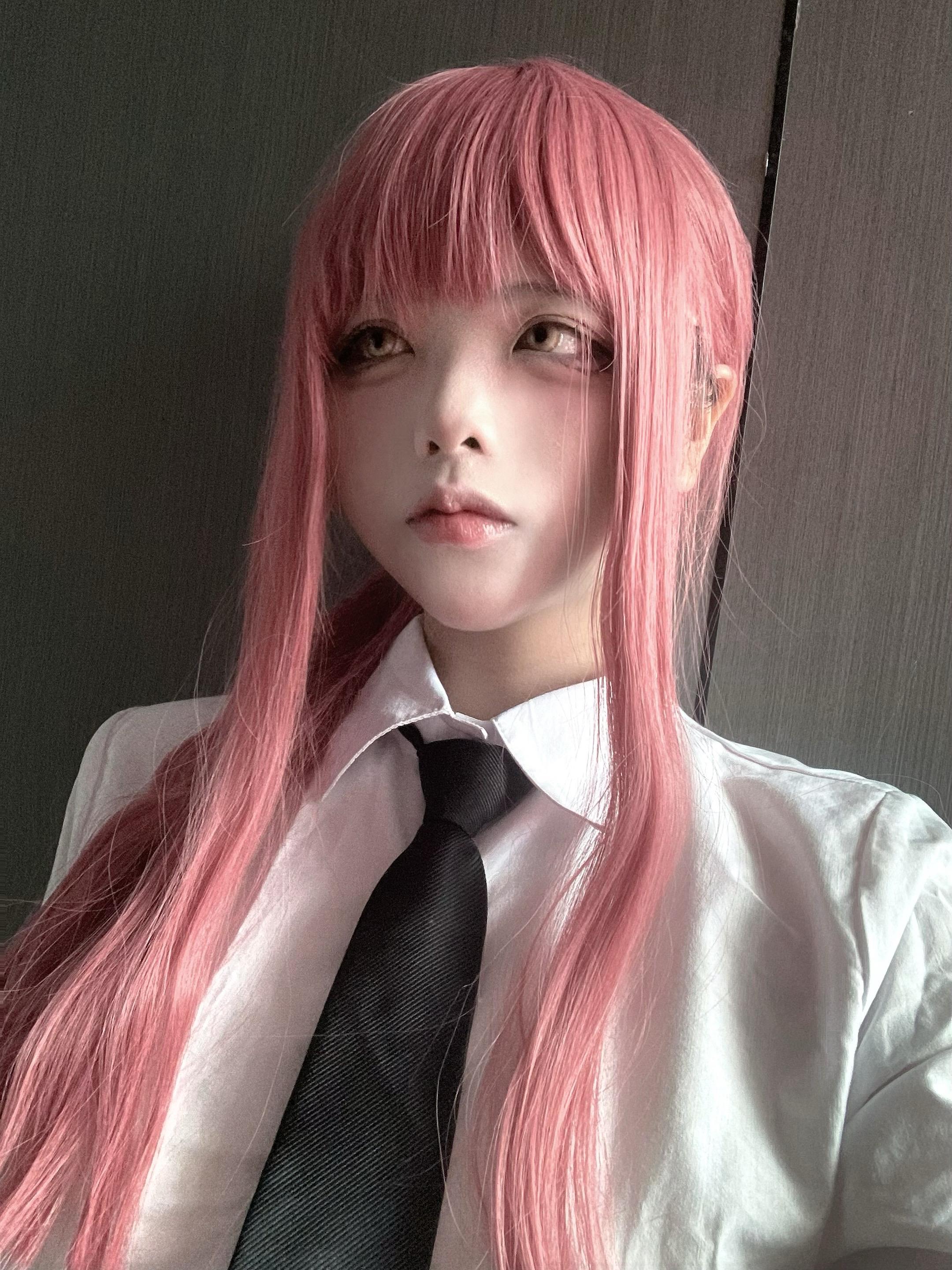 有点像卖保险的。