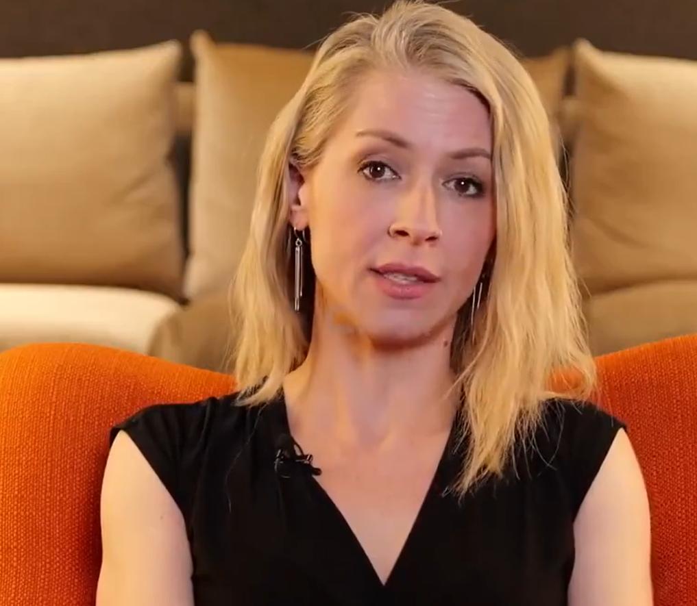 一定要保护好这位记者！

美国记者艾比．马丁，对以色列进行了深入的采访，然后得出