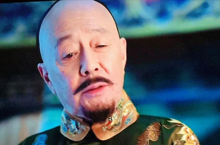 【石小满：60年代的童星，娶初恋为妻，儿子也是演员】
石小满是一位著名的演员，他