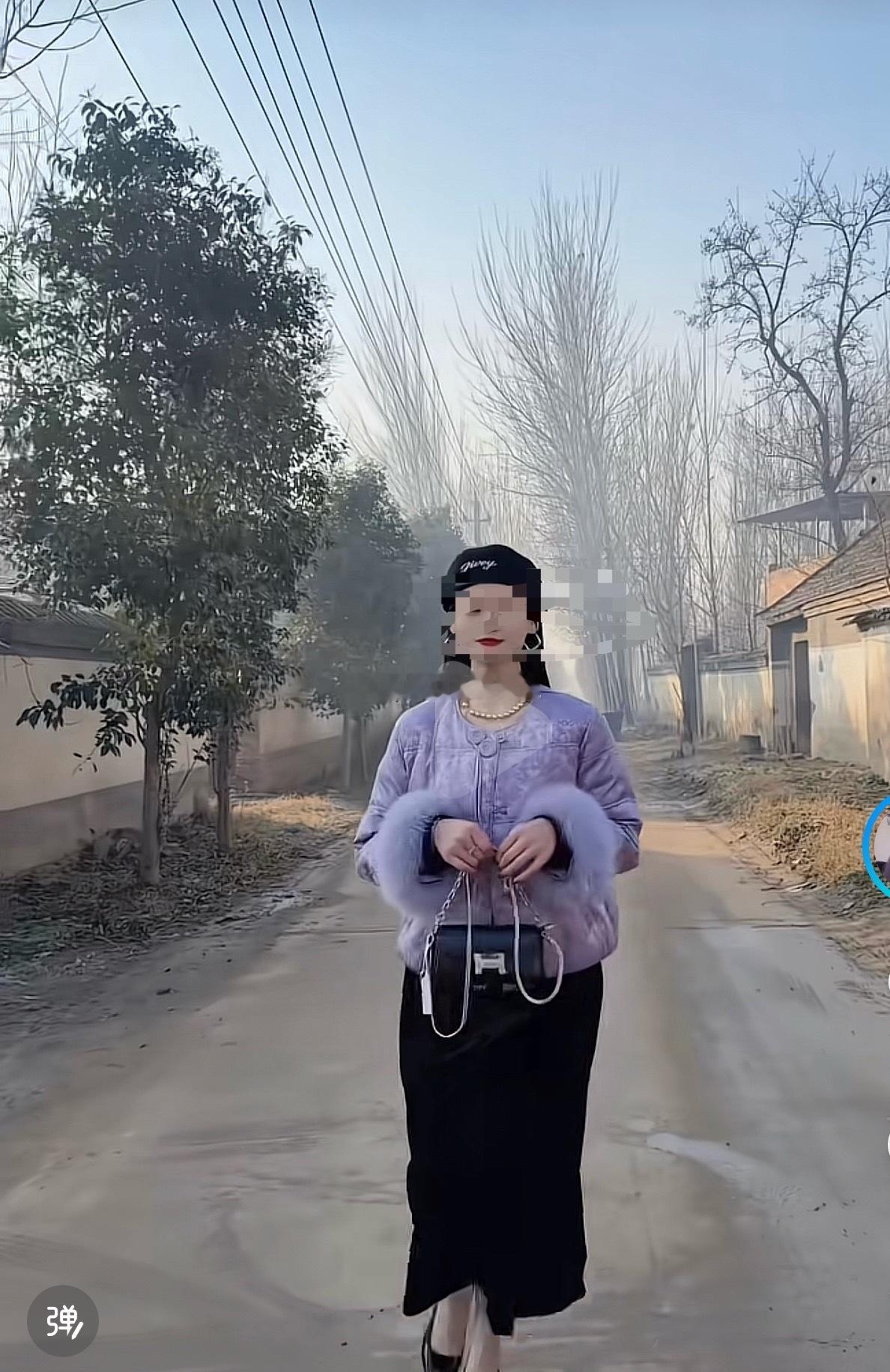 现在的商家，吊牌越做越大，想干嘛呀。你们就不能做合身的衣服？ 