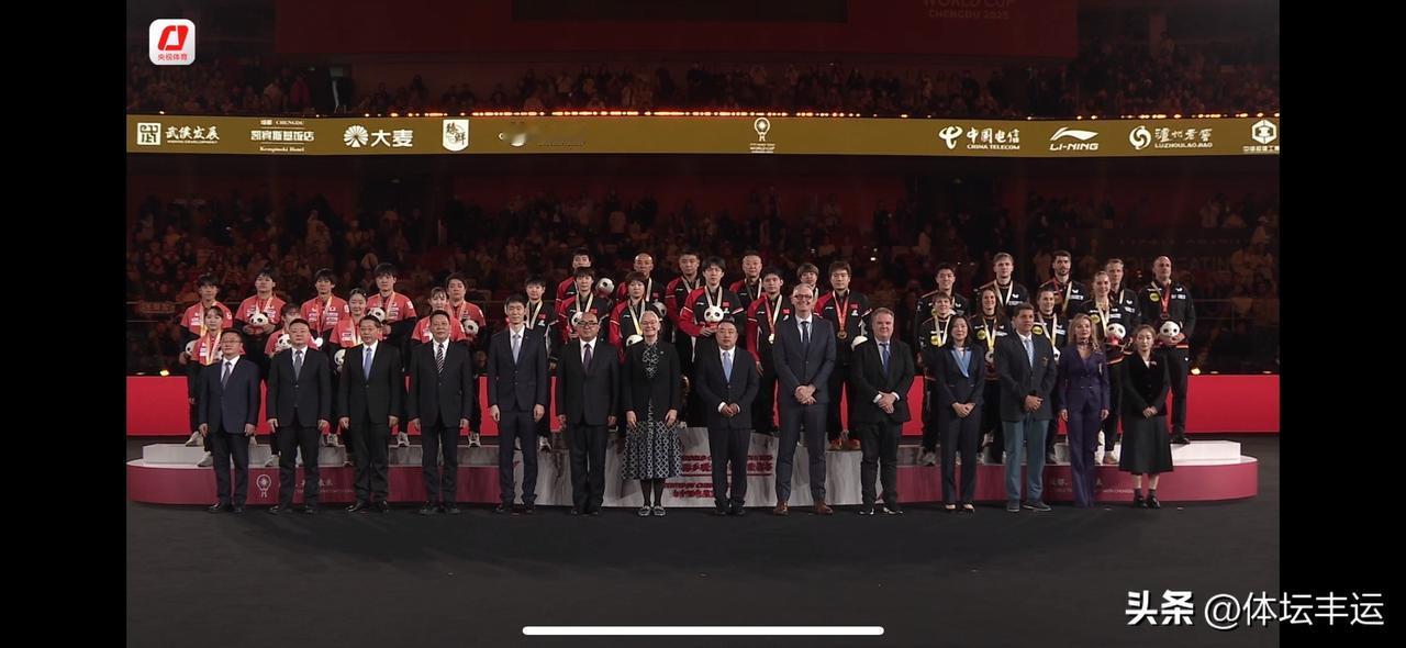 德国队太牛啦！12月7日，成都混合团体世界杯铜牌争夺战，德国队创造历史，首次站上