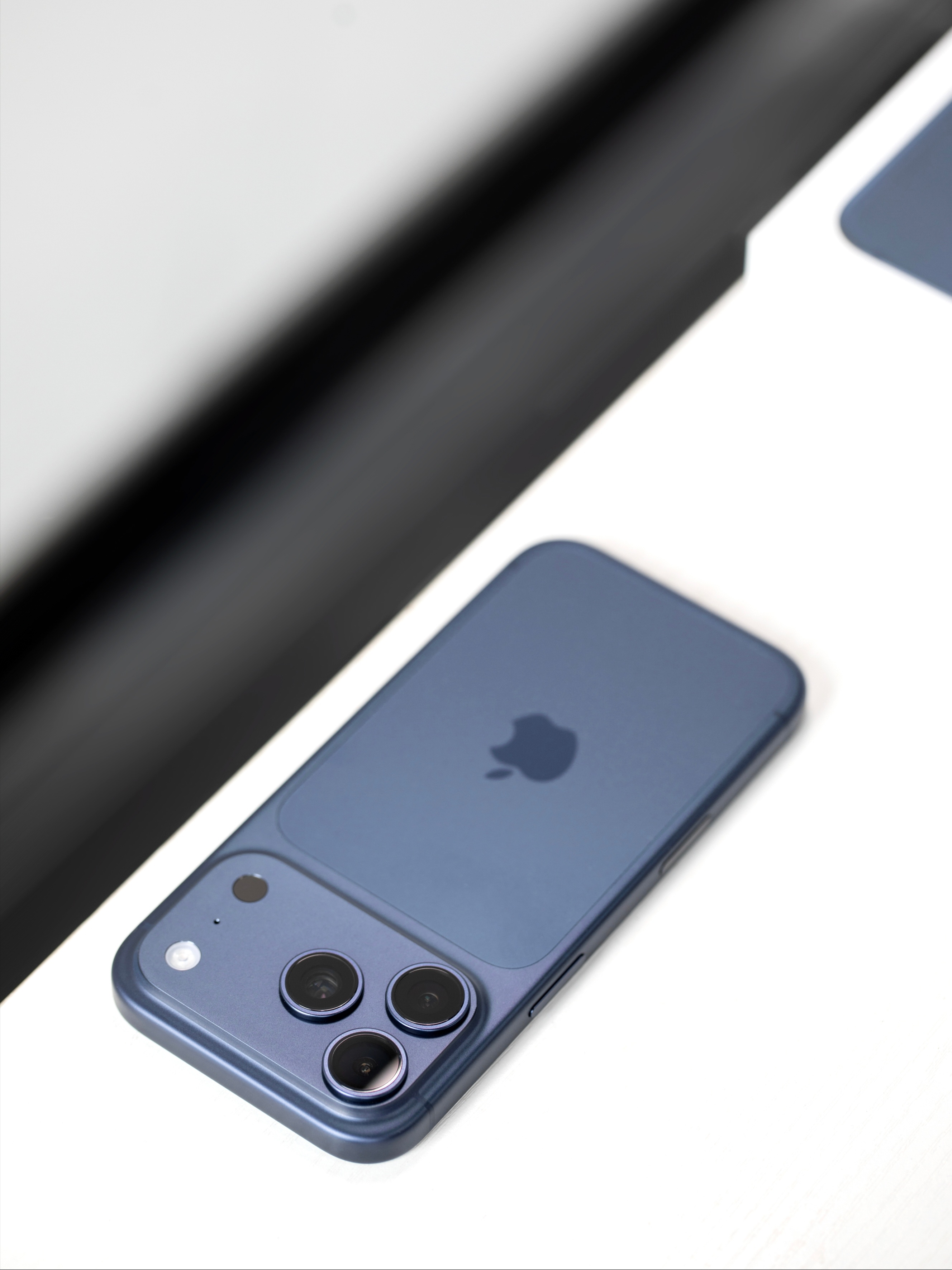 曝iPhone18Pro简化相机按键苹果的初心是让这玩意成为AI交互的一个窗口，