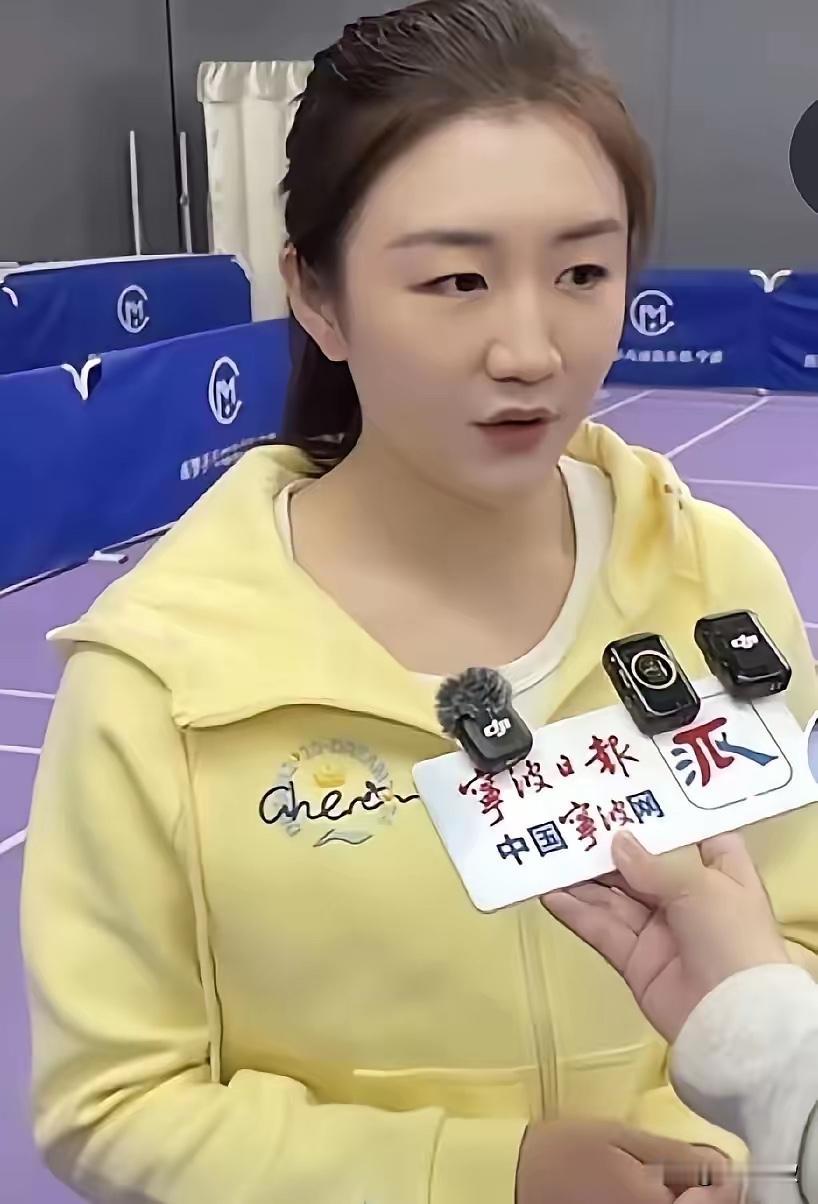 最近，陈梦又有大举动了！

她不仅把15岁小将姜依依送到国家一队，而且又将自己的