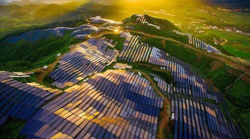 【光伏“反内卷”动真格！政策强决心托底，3只技术龙头抄底机会来了！】🔥光伏板块