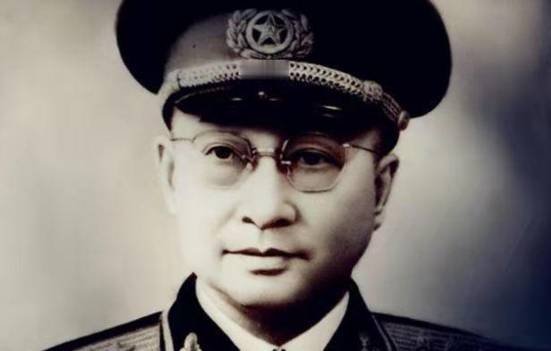 陈赓为何当了2个月的志愿军司令，便被调离，有3大原因。抗美援朝期间，彭德怀因为身