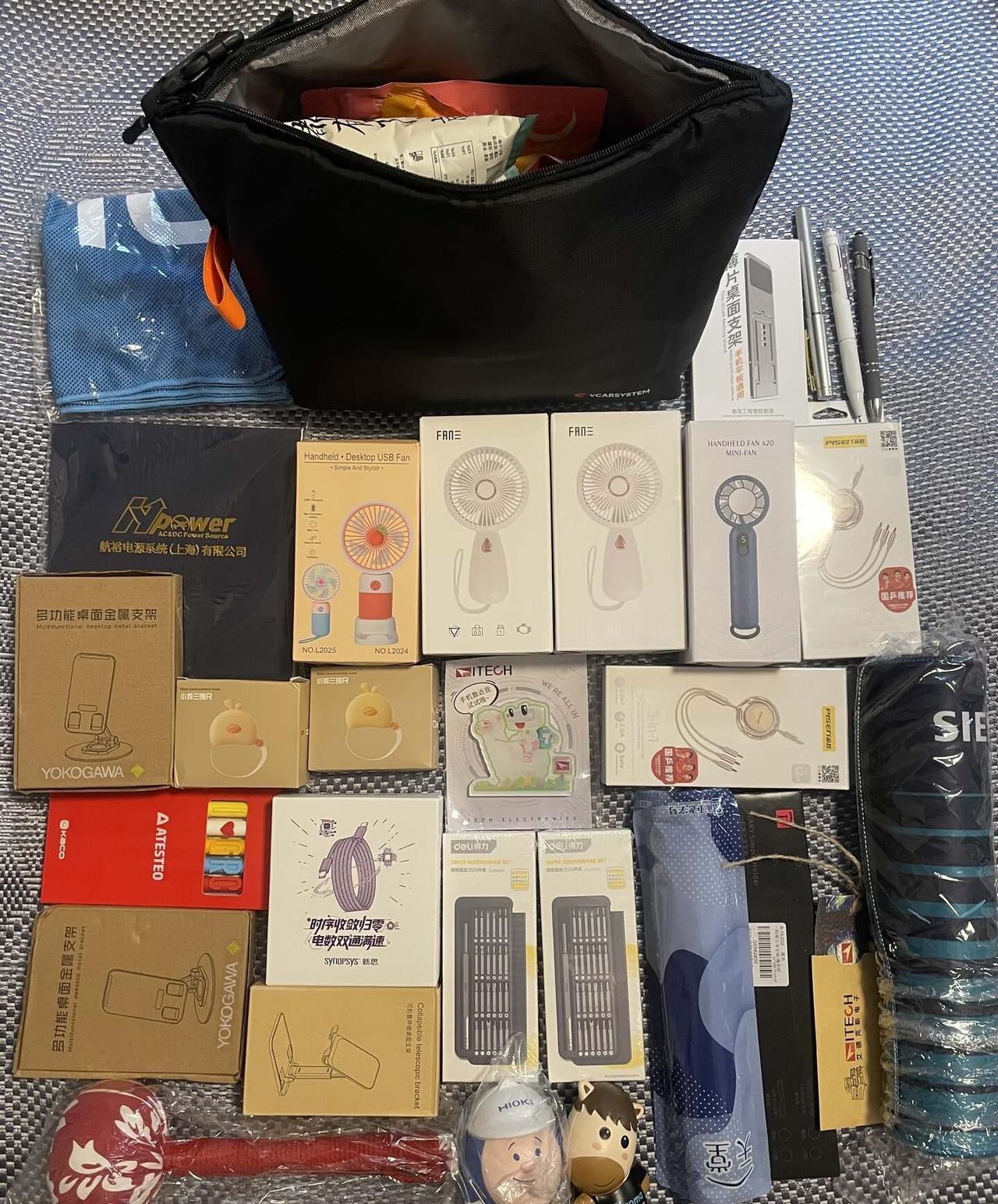 上海汽车测试展第二天
今天去世博展览中心看了H1馆的汽车测试展，展馆不大，大部分