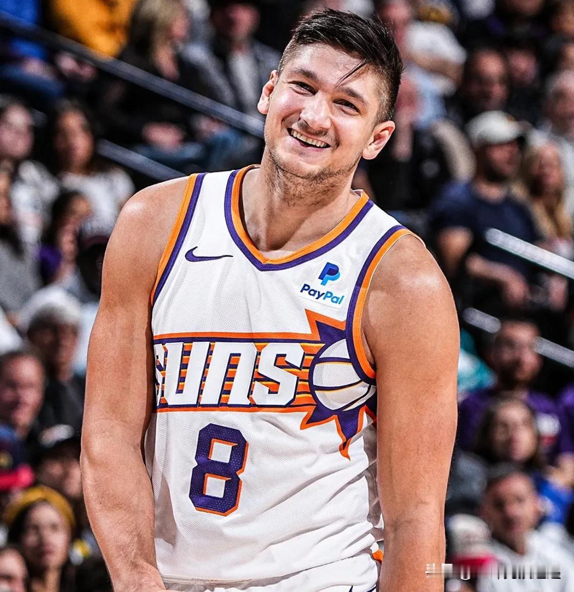 菲尼克斯太阳队与格雷森·阿伦达成协议，将他的合同延长 4 个赛季，价值 7000