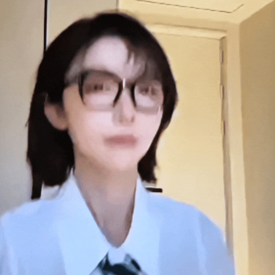 凑近👉🏻摇头晃脑👉🏻笑👉🏻嘟嘴这一套下来 再铁石心肠的人都得认栽刘恋