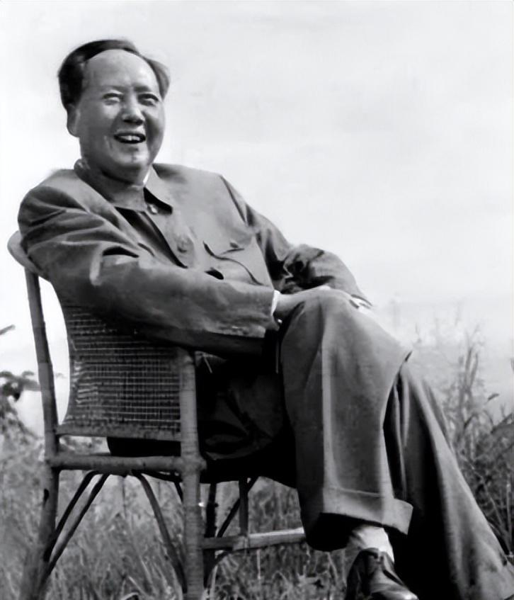毛主席身边警卫员因文化水平不高未被提干，毛泽东却说：不要因此小看他
1951年8