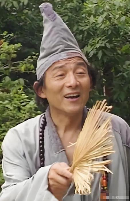 游本昌老爷子饰演的《济公》电视剧，影响了好几代孩子
萨沙是看着《济公》长大的，我