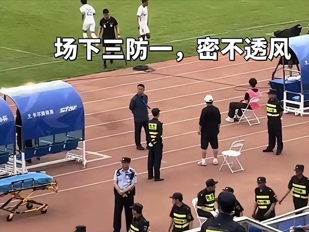董路到底动了谁的蛋糕？！
 
你敢信吗？一场青少年足球决赛，带队踢出10比0大胜