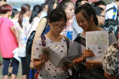 民办大学学费高该放弃就读吗我们大部分人读大学的目的，不是为了学历，而是就业，如果
