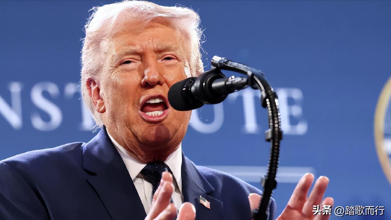 小美和小朗打架打的正紧张，我们一直是同情弱者，希望小郎能赢下来。但真是见不到那些