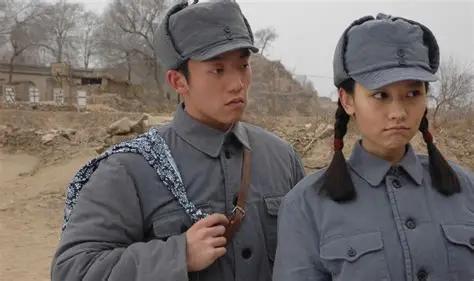 1936年的南京，是个讲面子的地方。 
 
首都的架子要撑着，新生活运动的旗帜到