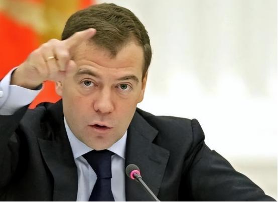 普京的铁杆兄弟把话挑明了！美国要是敢往乌克兰塞核弹头，俄罗斯转头就把核技术卖给伊