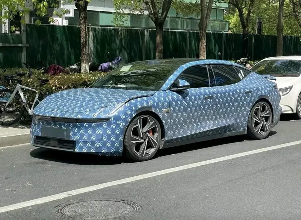 【领克全新中大型纯电轿车曝光】领克全新纯电轿车与极氪001同平台，基于SEA浩瀚