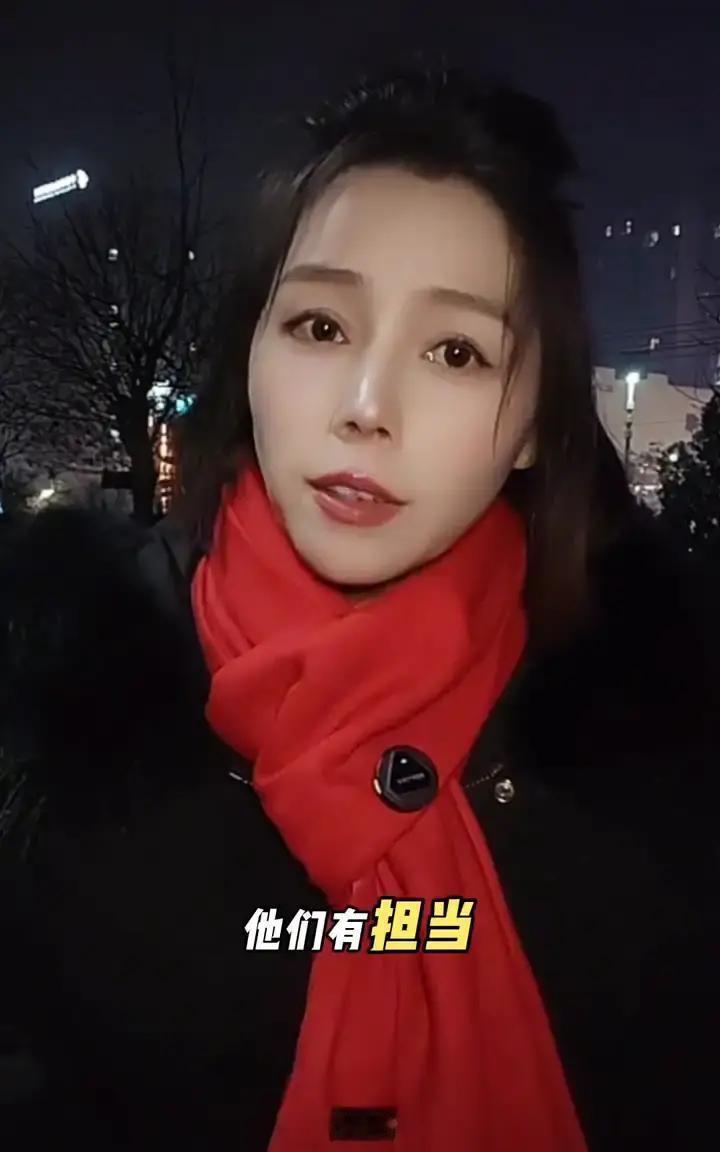 属猴男突然成了全网香饽饽。

刷短视频十条有八条在夸，什么孝顺嘴硬心软、几辈子修