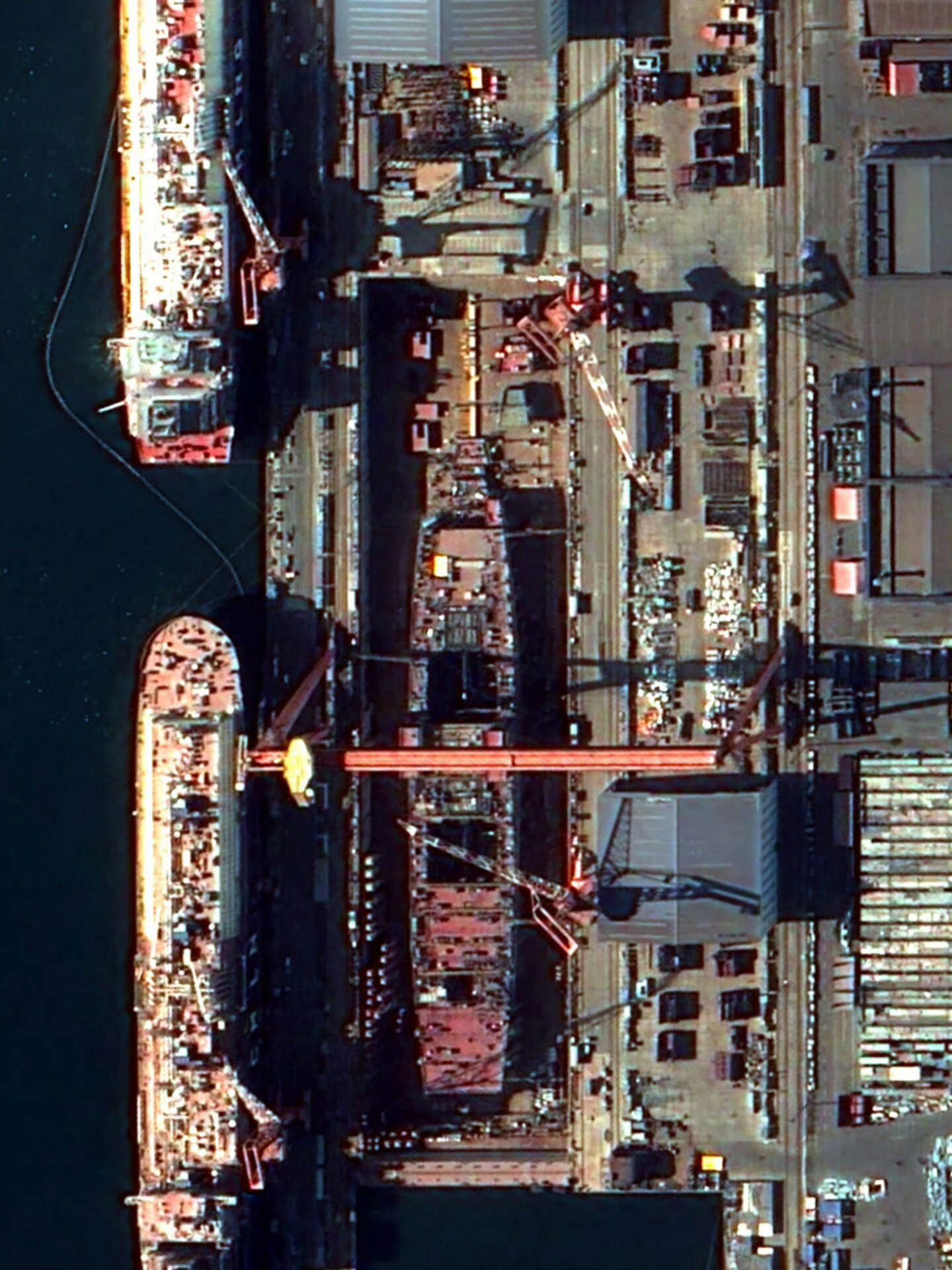 004高清卫星图，船不小呀