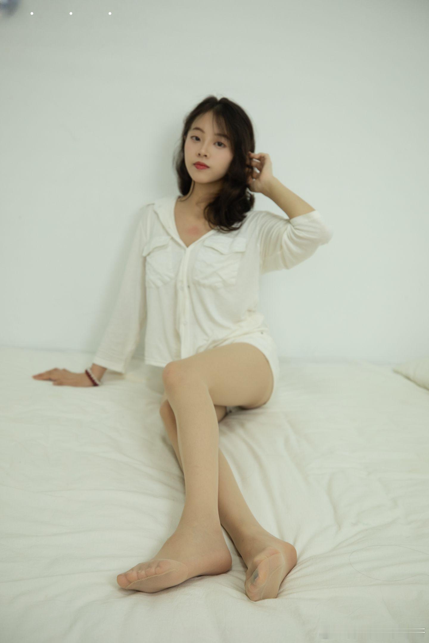 丝袜少女居家的松弛感！ ​​​