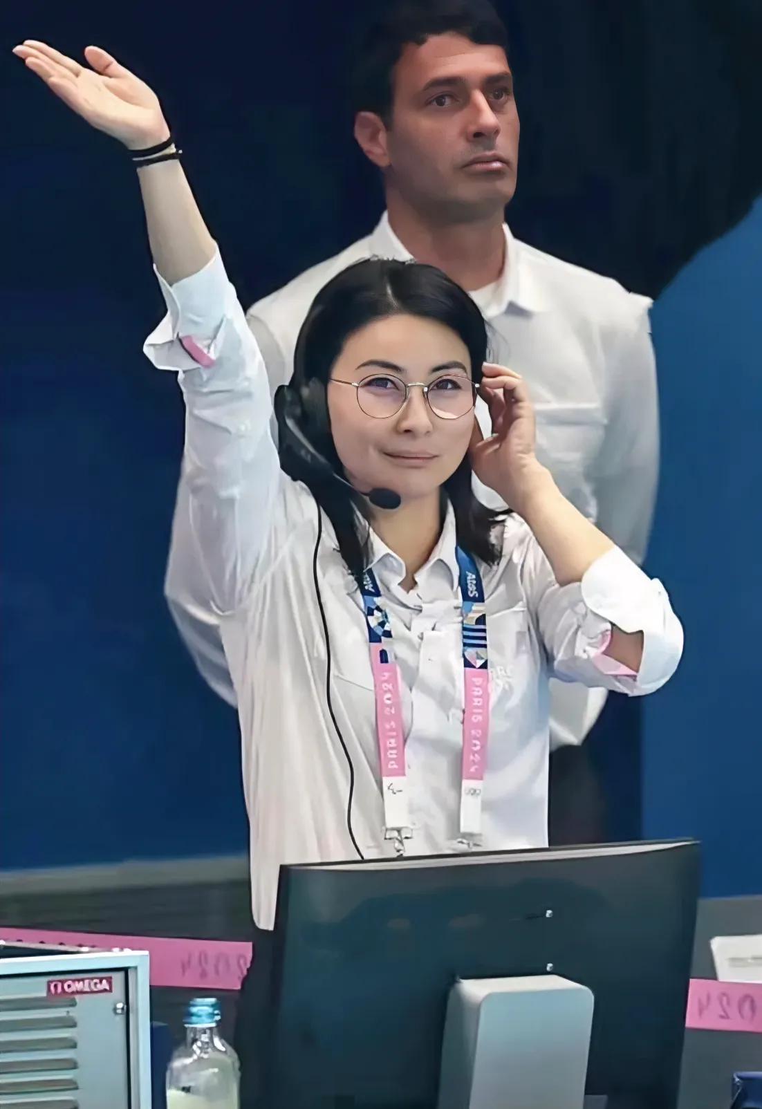 郭晶晶为什么没有像别的富婆那样穿金戴银，真正内核稳定有实力的人不需要外在物质的加