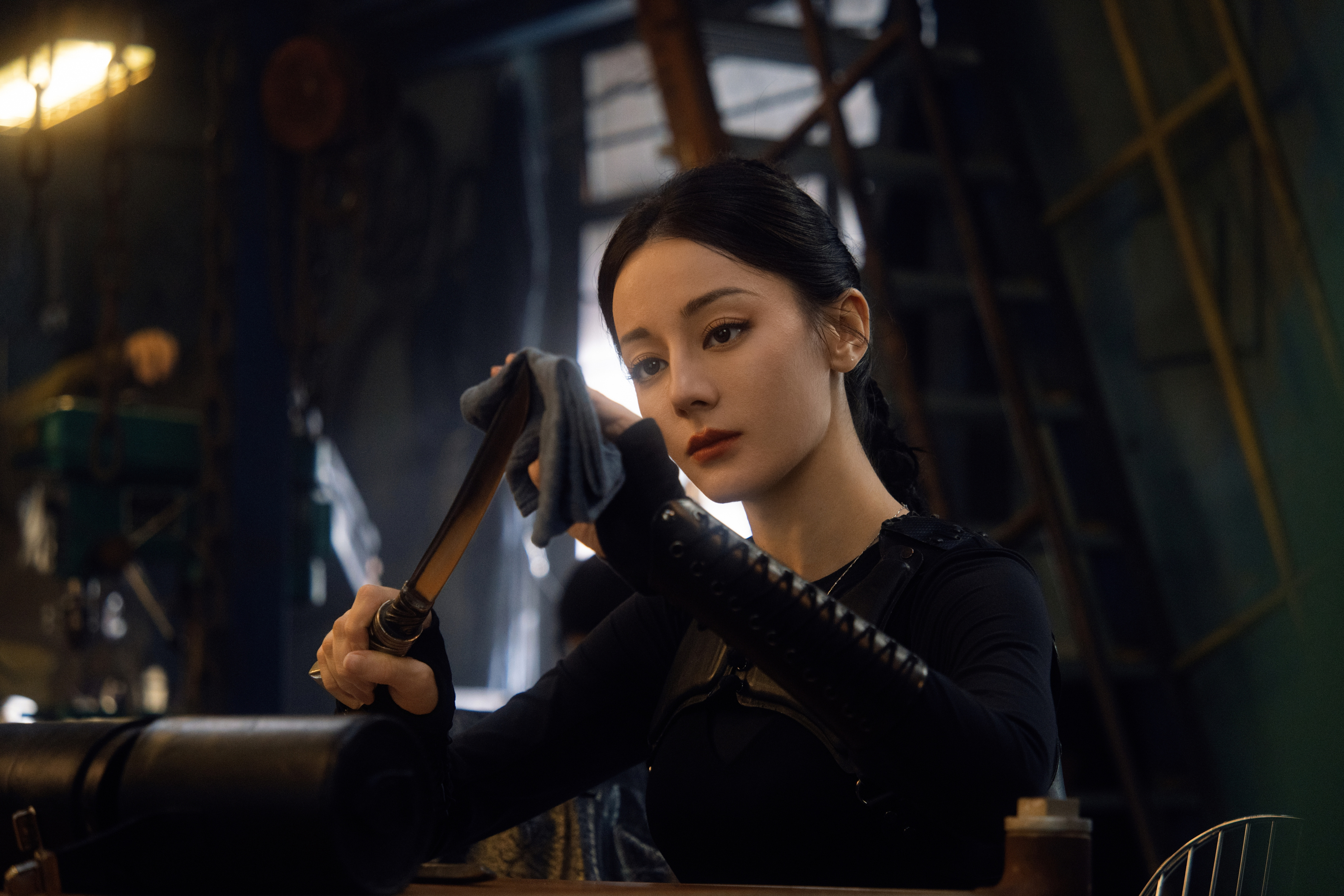 迪丽热巴聂九罗的枭日记聂九罗入黑白涧之局，身负使命而战。今晚18:00来枭起青壤