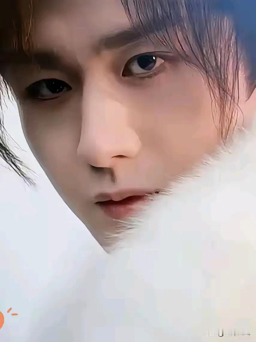 新生代的男演员当中
没有一位可以和成毅一决高下的
成毅除了有超高的颜值还有精湛的