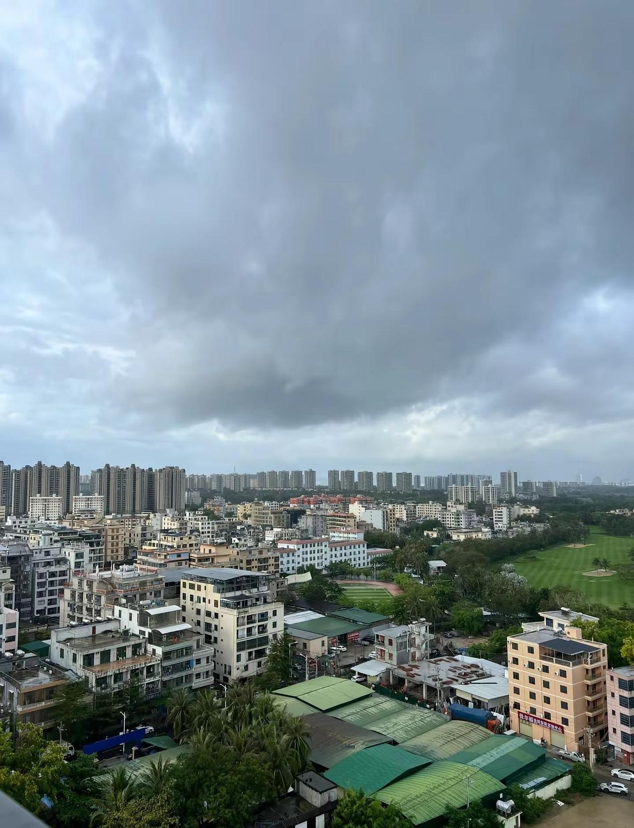 台风雨要来了 台风又来啦好大风雨交加 我的城市受台风影响 创作者计划 台风过境后