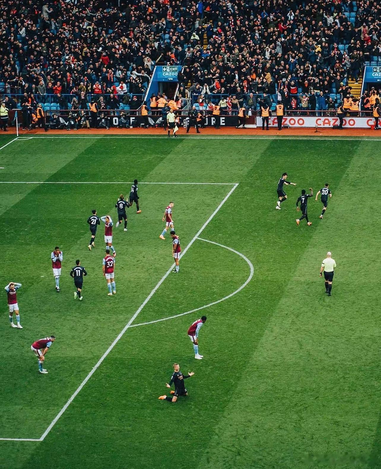 枪手对阵维拉，这绝对是一块难啃的骨头。埃梅里面对旧主向来不手软，维拉现在的反击效