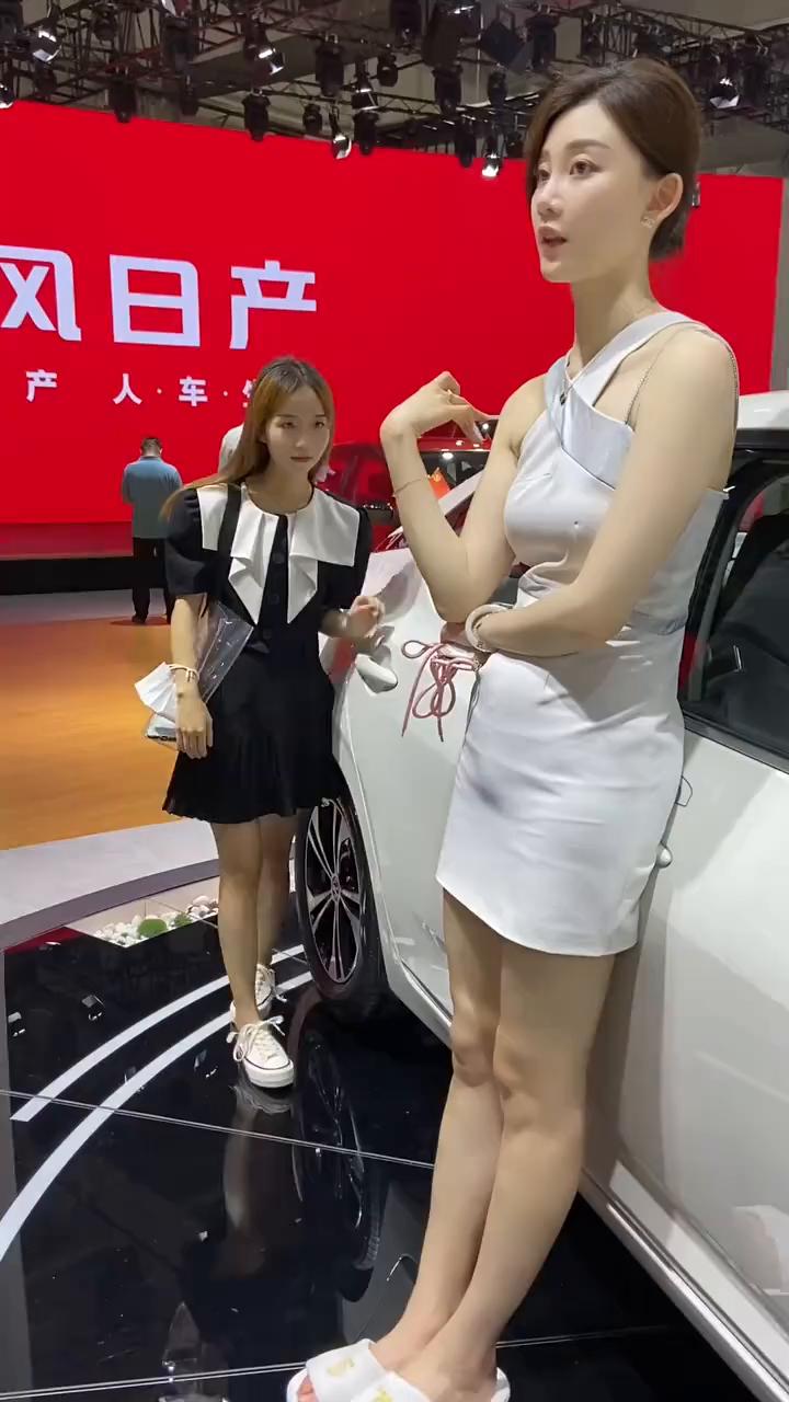 这娘们可不像好人。