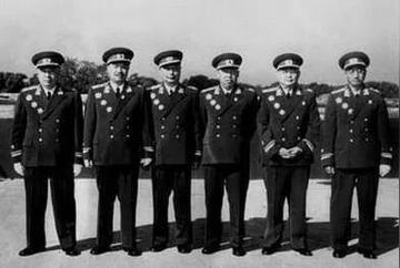 开国十位大将待遇不一样，1955年我国的授予十位大将，但是大将待遇不一样。
说起