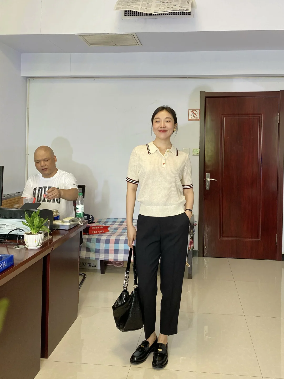 根据工作类型  穿搭得体大方即可✌︎' ֊'