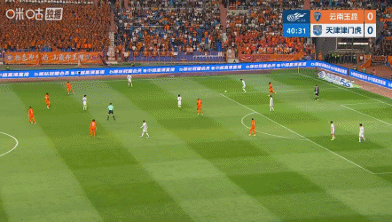基莱斯进球了！这球偷得巧妙，玉昆压得太狠了，反而让人给打了反击！ 