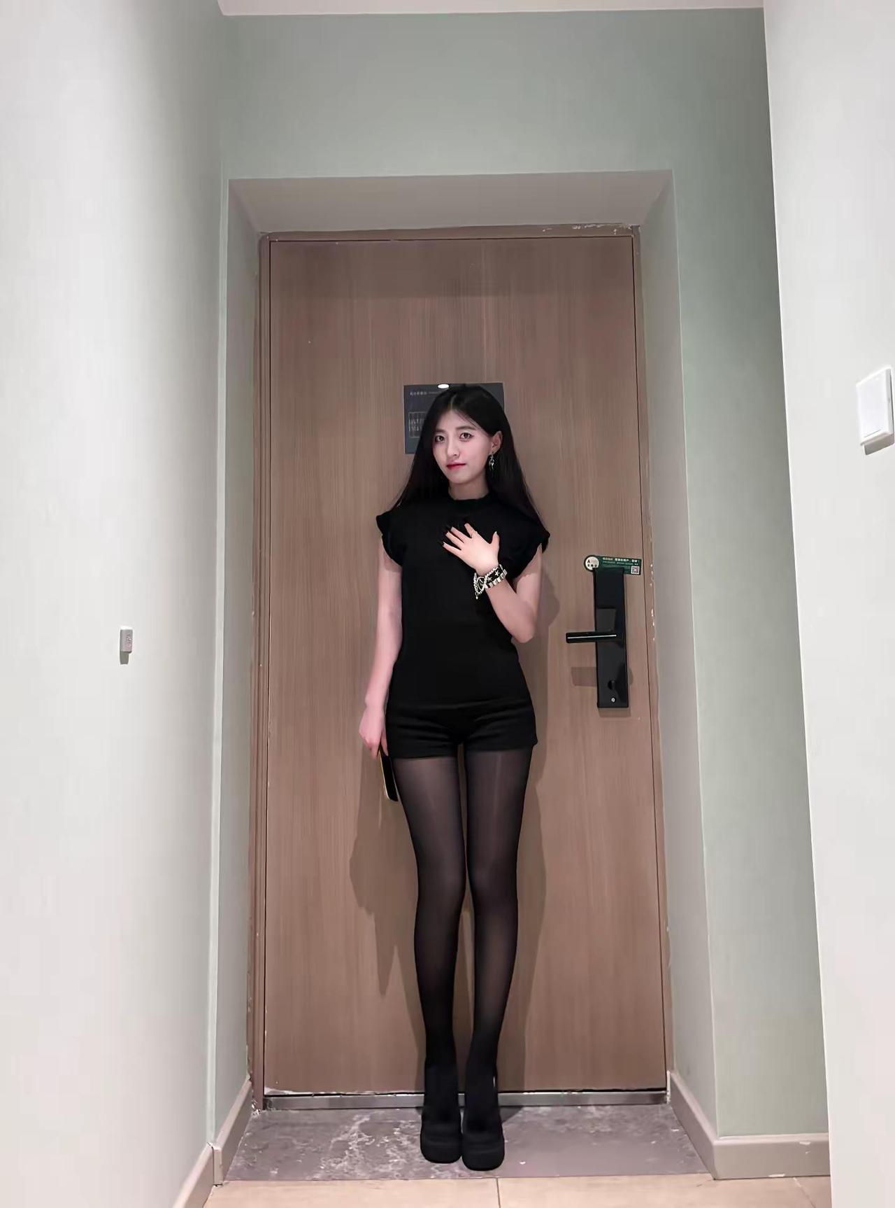 想听你看着我的眼睛再说一遍。📓厚黑 不会跳舞系列