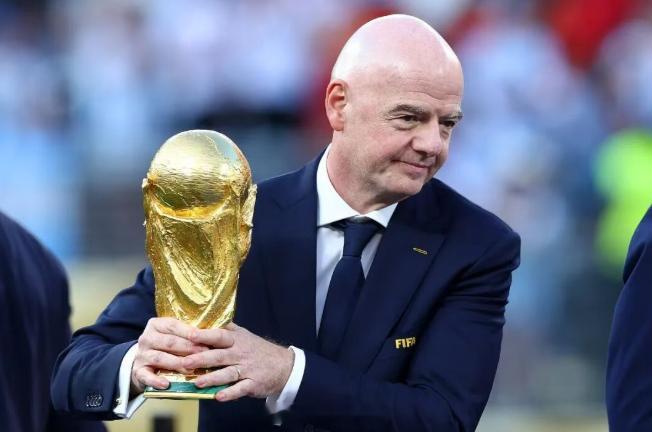 因凡蒂诺说“禁赛暂缓”是顶级赛事常态 巴洛贡那张红牌让FIFA站在了风口浪尖。因