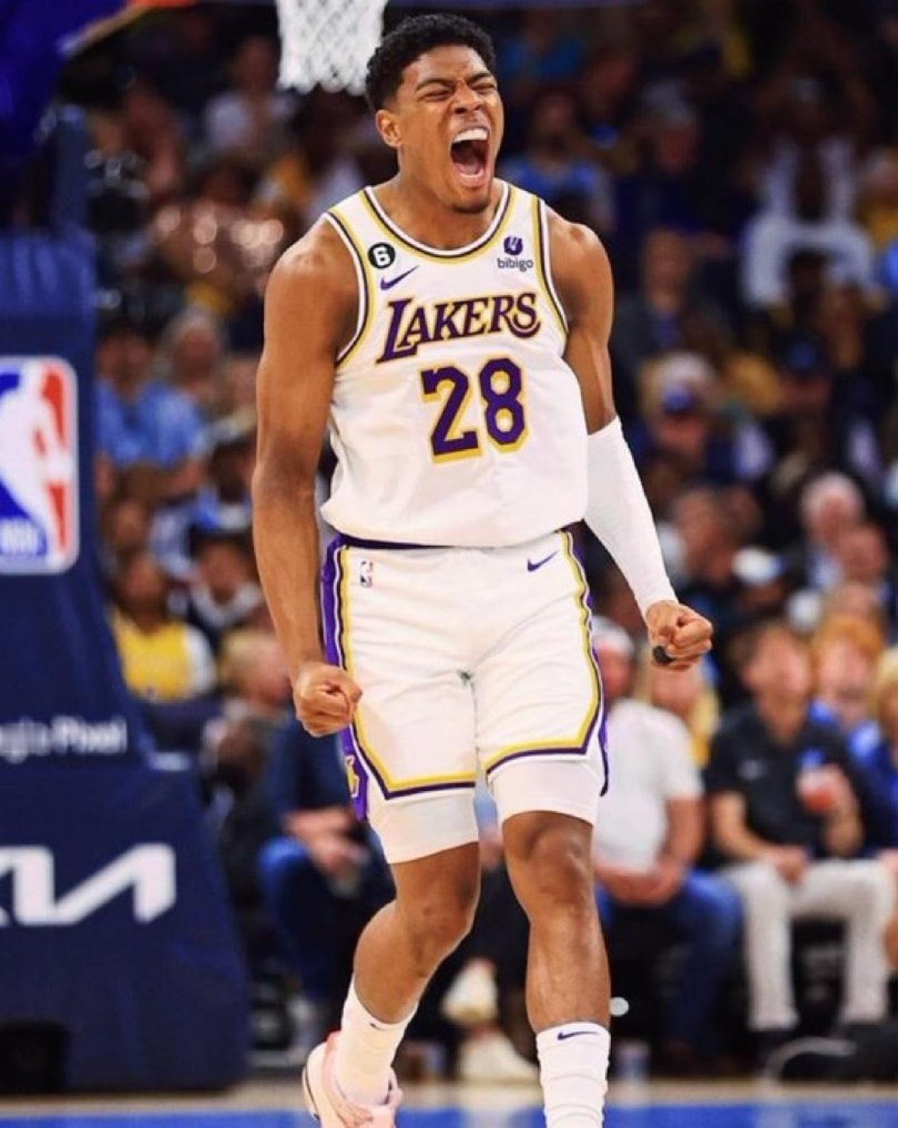 本赛季，当八村单场得分达到15分，湖人战绩9胜1负。 