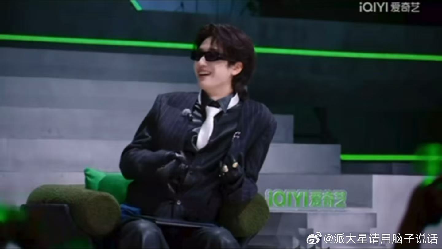 严浩翔说"都有不一样的精彩"不是客套话啦，对比前后两版stage能发现他故意压掉