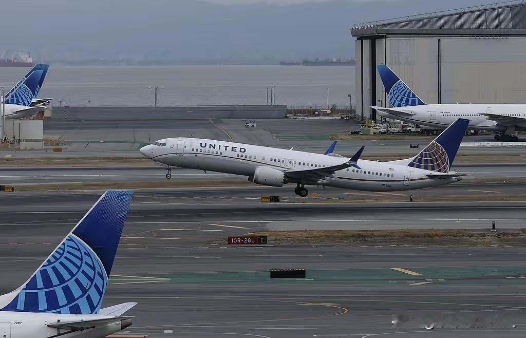 更新！白宫关门 
都在继续“停摆”和“延误”中！“因家中有事，暂停营业，有事请打