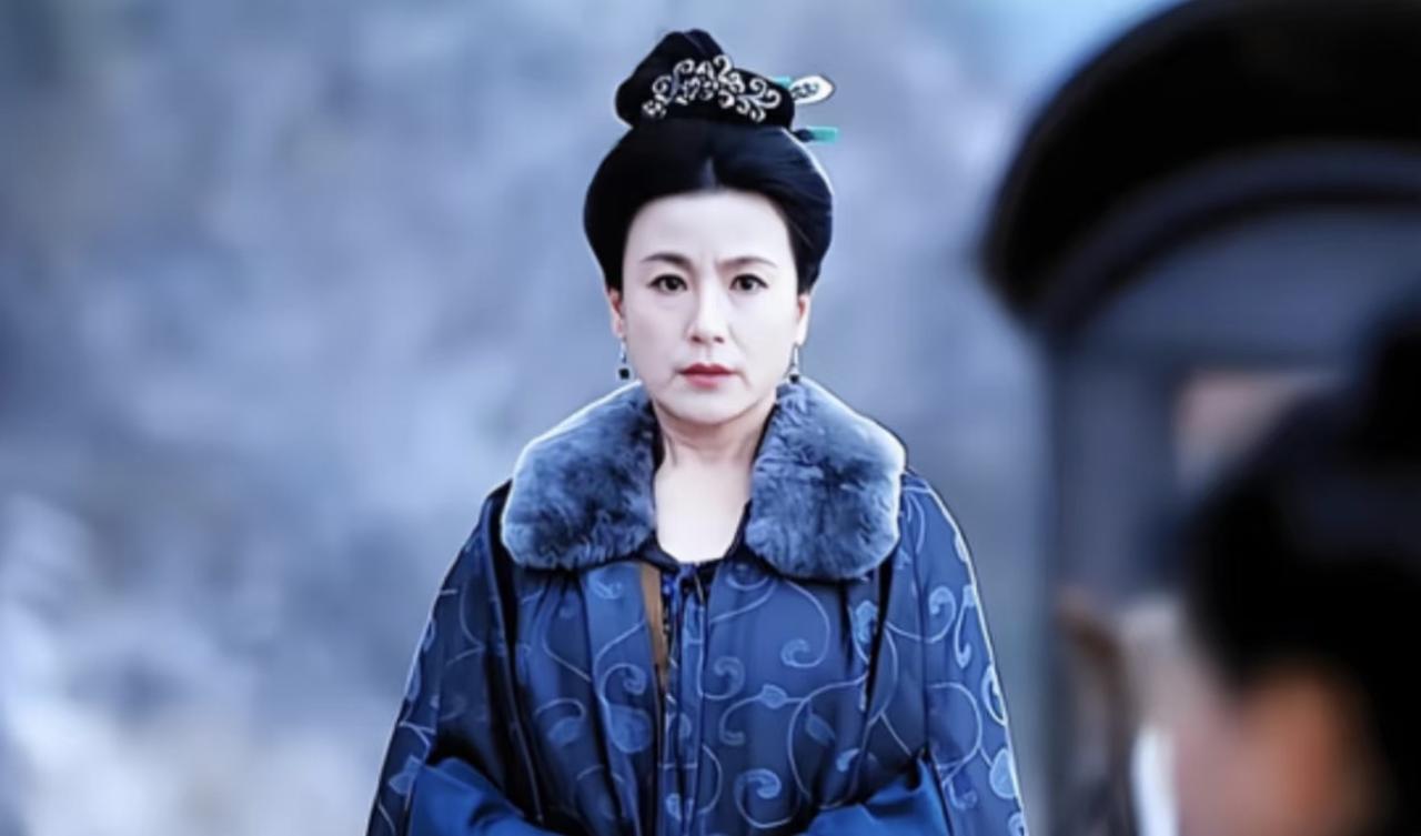 兰姨为了延续承德太子血脉，买来了俞浅浅给齐旻做侍妾，还给齐旻下了药。

在他看来