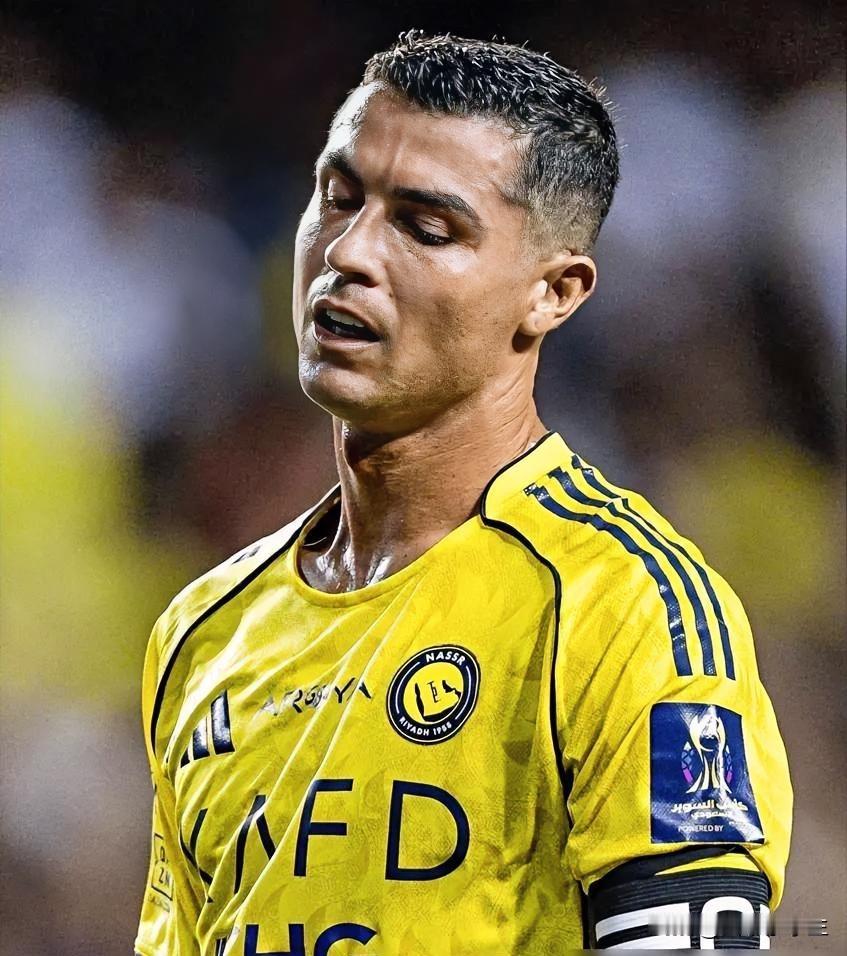 利雅得胜利输掉主场比赛，落后榜首利雅得新月4分。
扛着石头踢球的球队，无形中每一