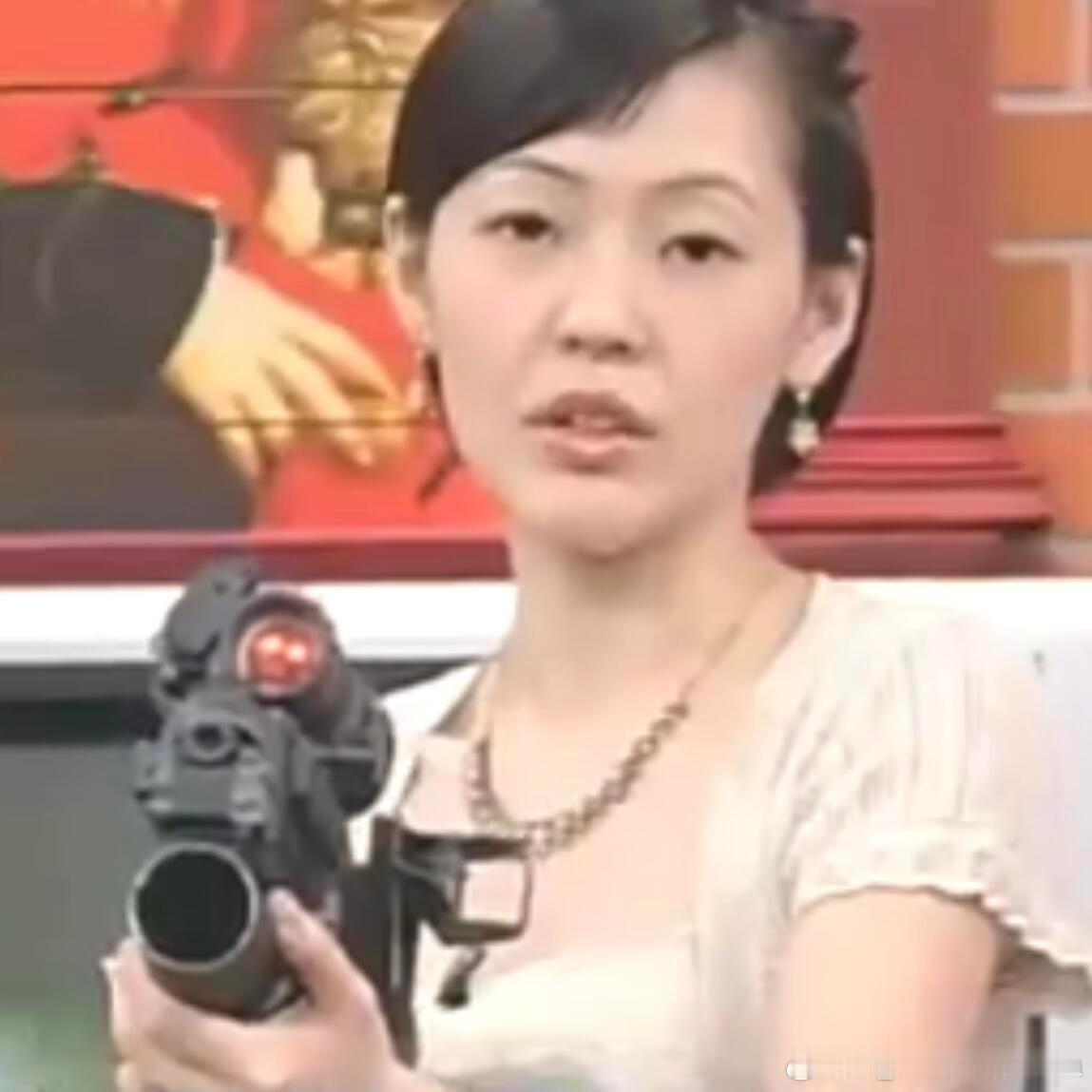 你问我你担最近什么行程我哐哐跟你说你问我你之前的同学朋友现在生活情况我沉默不语我