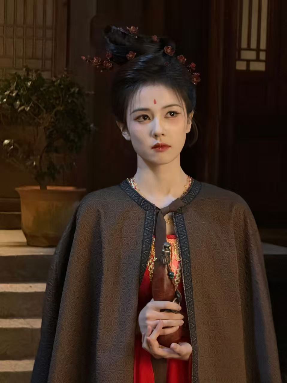 白鹿白鹿绽放的红梅白鹿红梅李佩仪红梅皮肤 