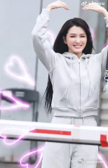 徐洁儿早几年都干嘛去了乘风2026 看到徐洁儿在舞台上发光，真的忍不住想问姐早几