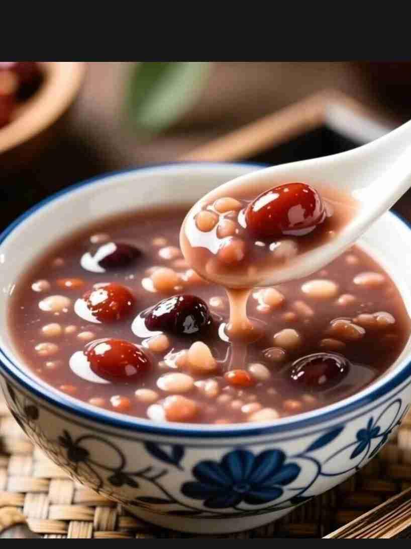 又是一年腊八到，
过了腊八就是年。

愿友们平平安安，
事事粥到万事全。

八宝