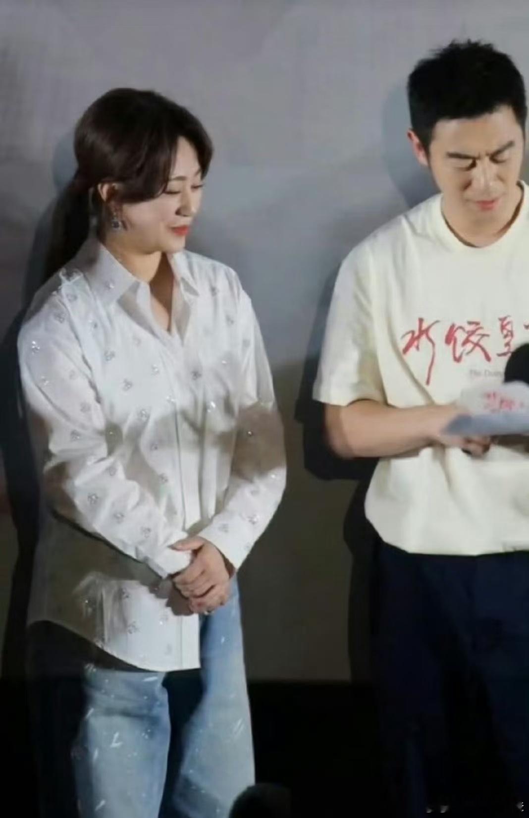 小粉丝和马丽合唱我的好妈妈水饺皇后北京首映礼 在《水饺皇后》北京首映礼现场，小粉