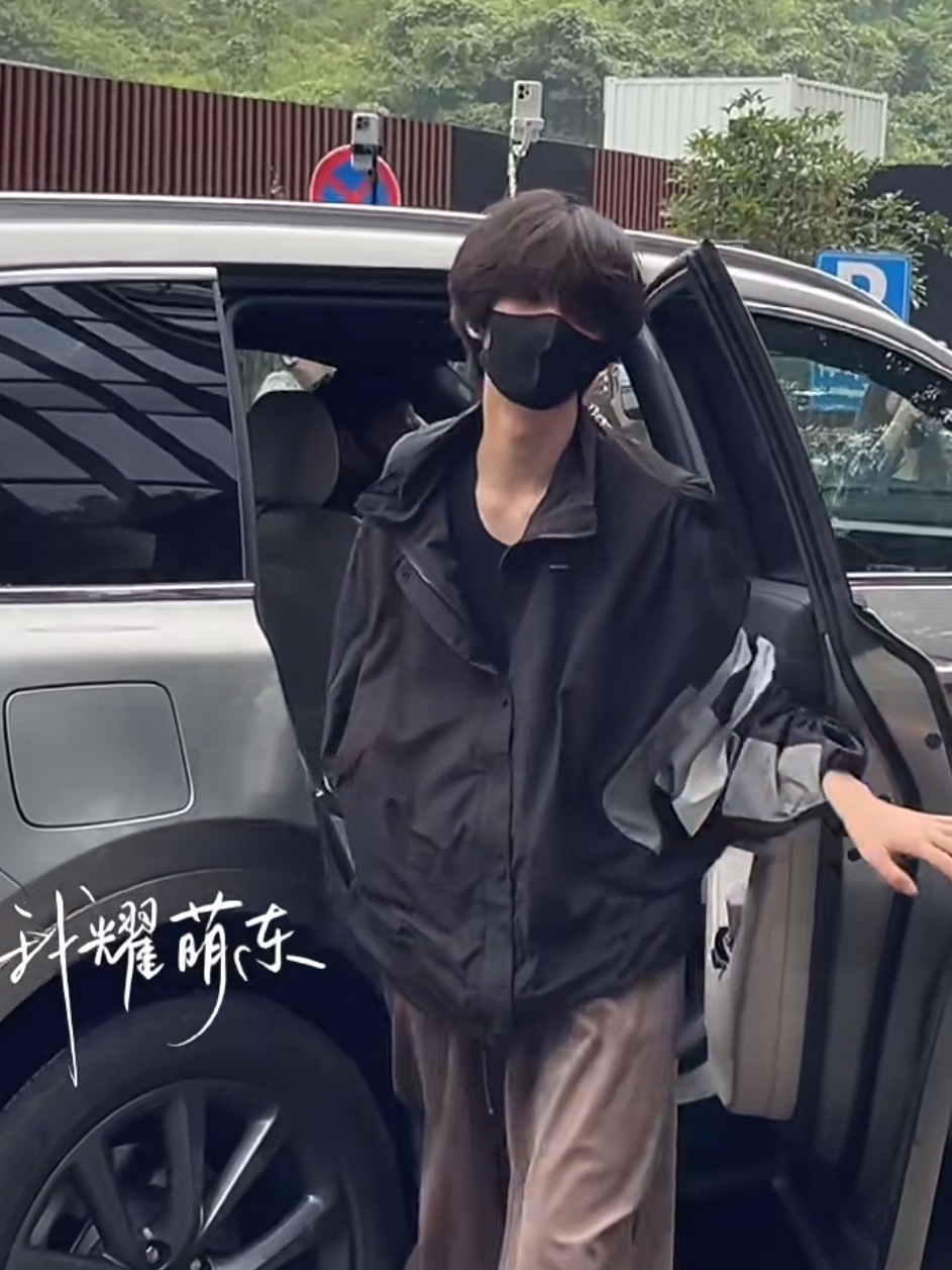 感觉今天又穿的练功服呀 